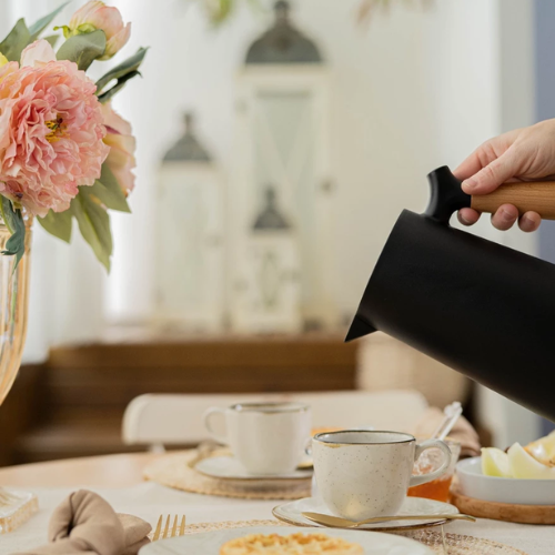 xícara com pires
xicara de chá
xicara de café
conjunto copo e pires
conjunto de xícara de café
conjunto copo
